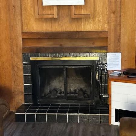 Views Inside Yosemite-Timber Lodge-Sleeps 6 요세미테 웨스트 외부 사진